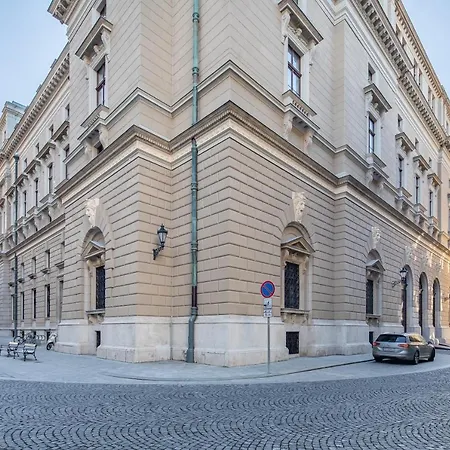 Melody Meadow Apartment