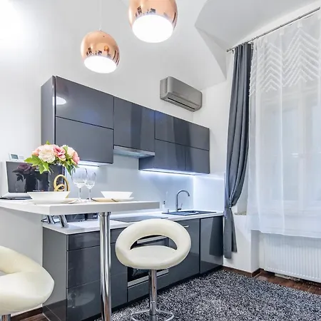 Melody Meadow Apartment