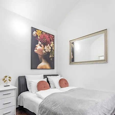 Melody Meadow * Budapest