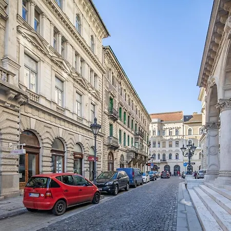 Melody Meadow Apartment *