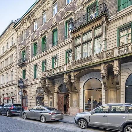 Melody Meadow Budapeşte